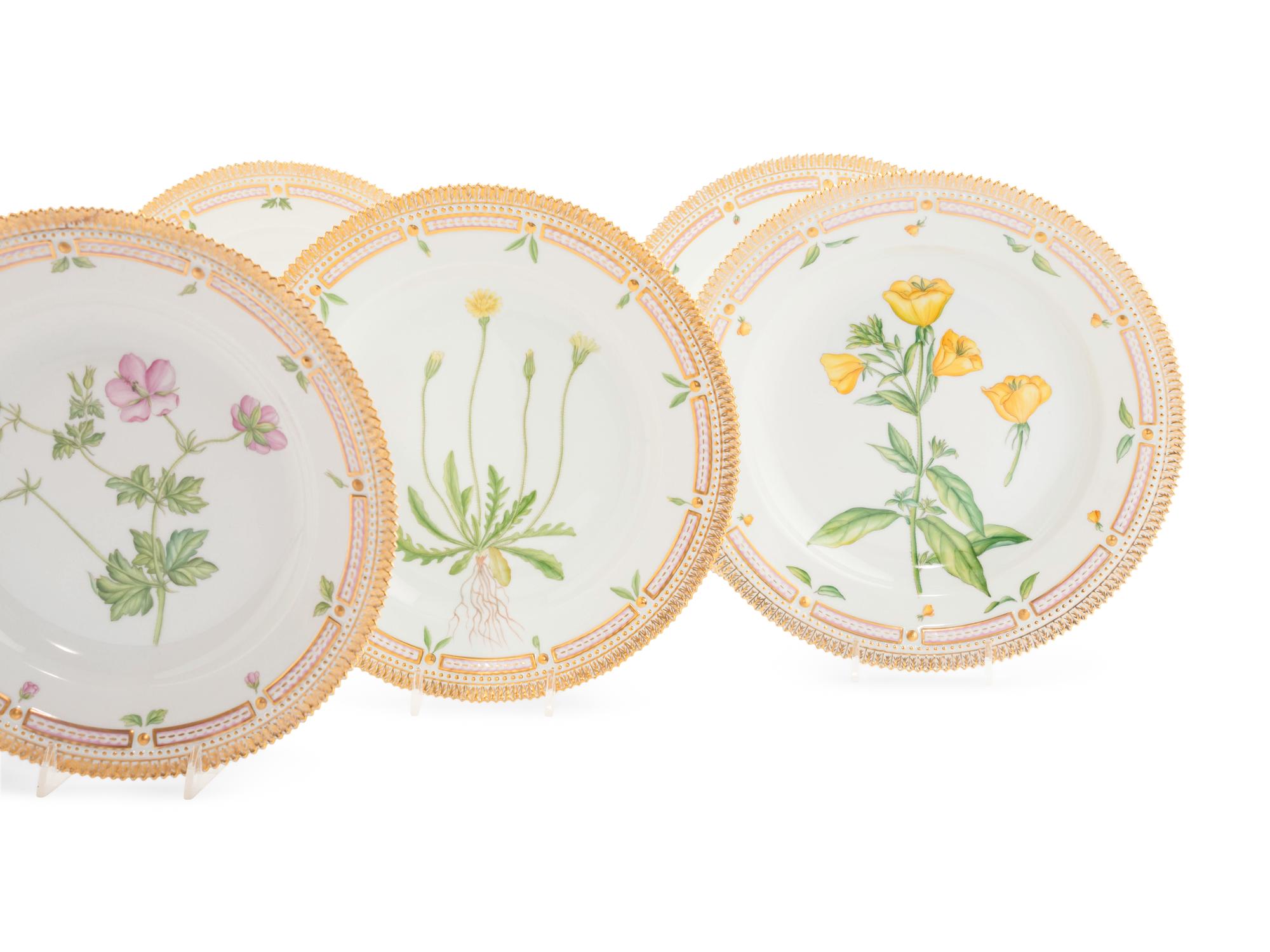 A Set of Eight Royal Copenhagen Flora Danica Porcelain Luncheon Plates