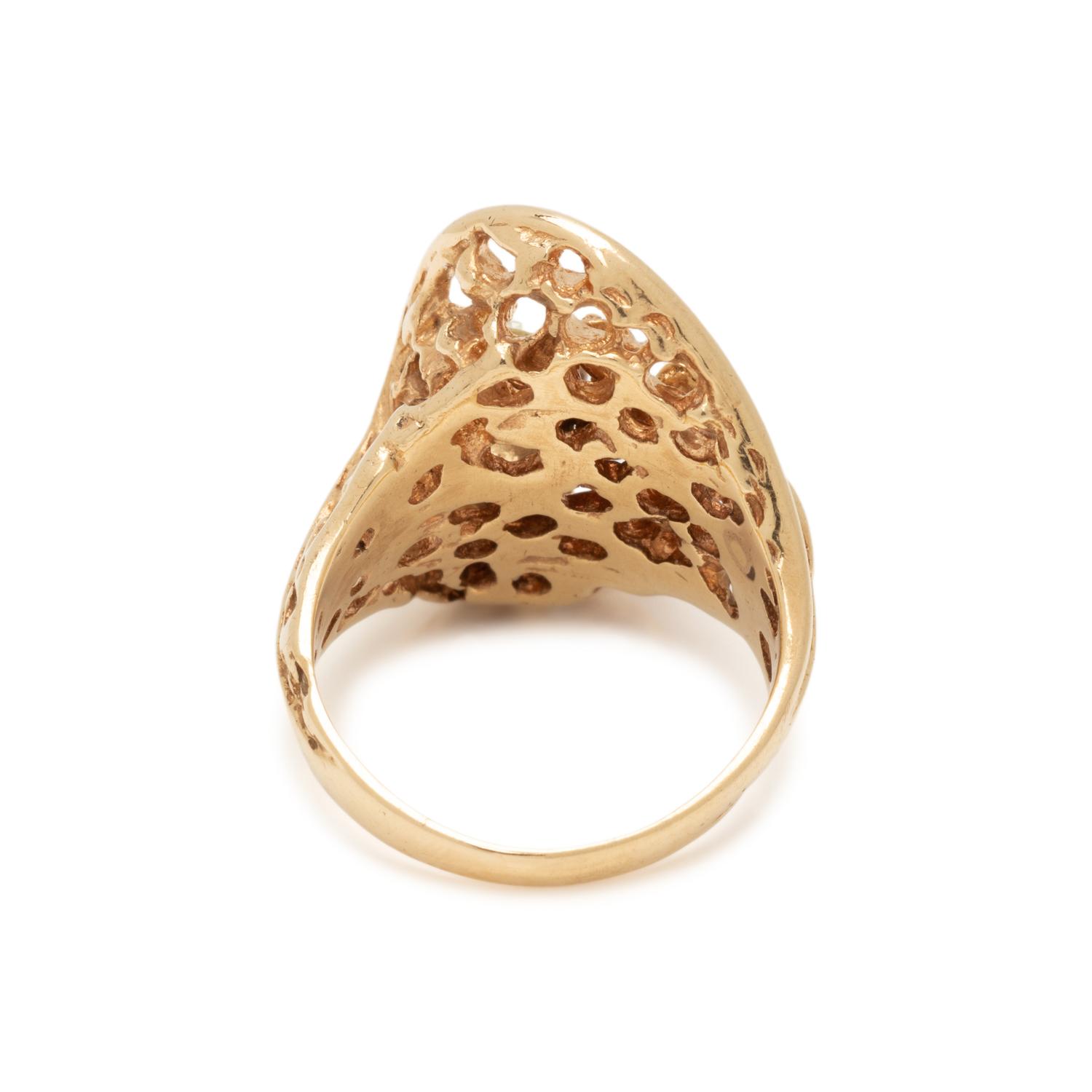 YELLOW GOLD AND DIAMOND RING