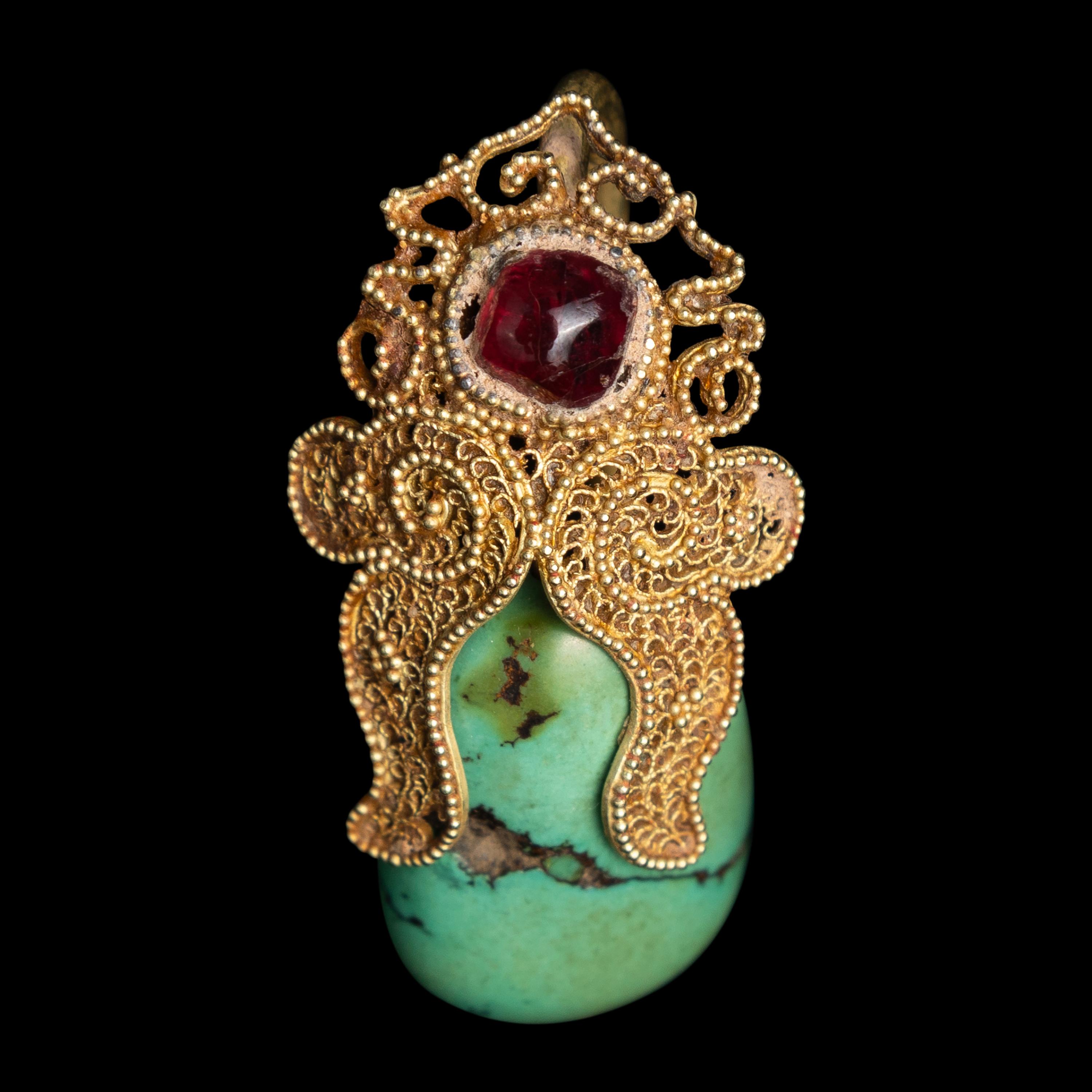 A Pair of Chinese Turquoise and Gold Filigree 'Eggplant' Earrings, Erhuan, Yuan Dynasty 元 金累絲鑲綠松石天茄式耳環一對