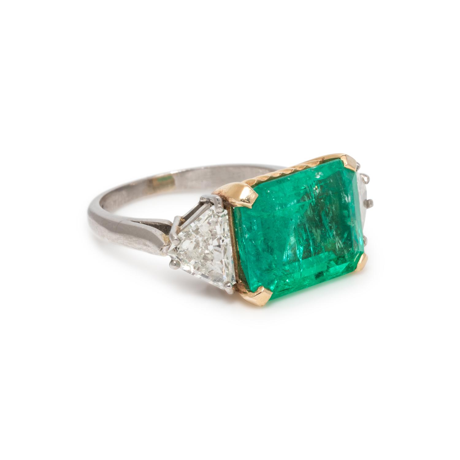EMERALD AND DIAMOND RING