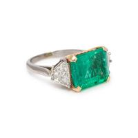 EMERALD AND DIAMOND RING