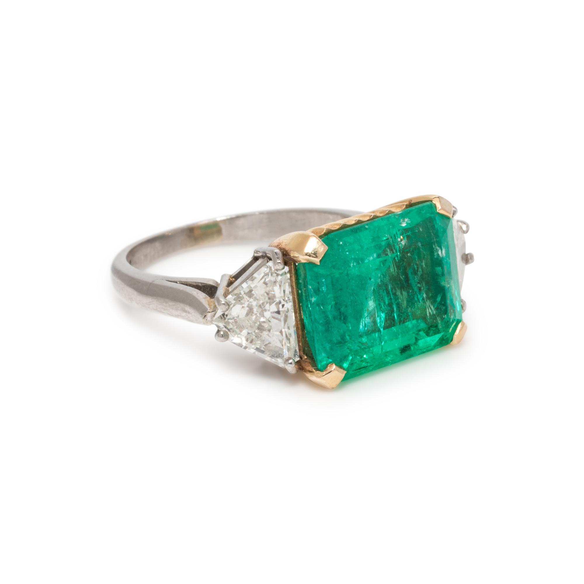 EMERALD AND DIAMOND RING