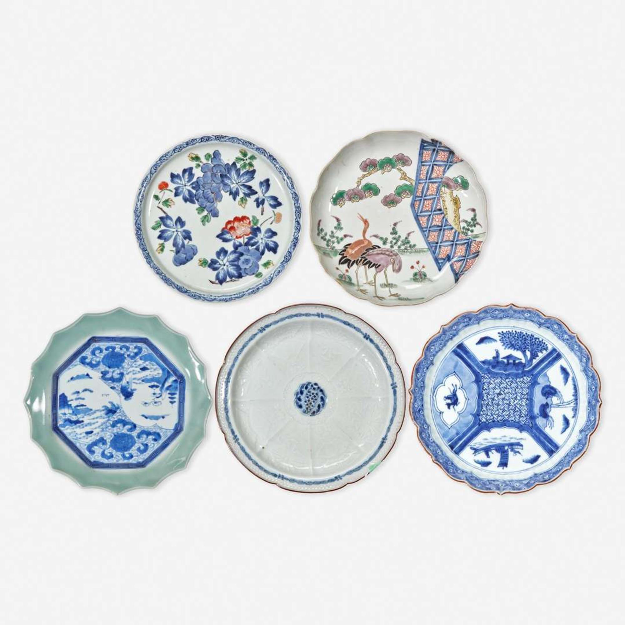 A group of eleven assorted Japanese porcelain dishes 日本伊万里烧瓷盘十一件 18th-19th century ???????