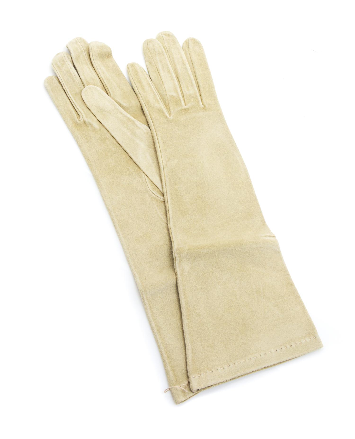 An Hermes Taupe Suede Gloves. Size 7.