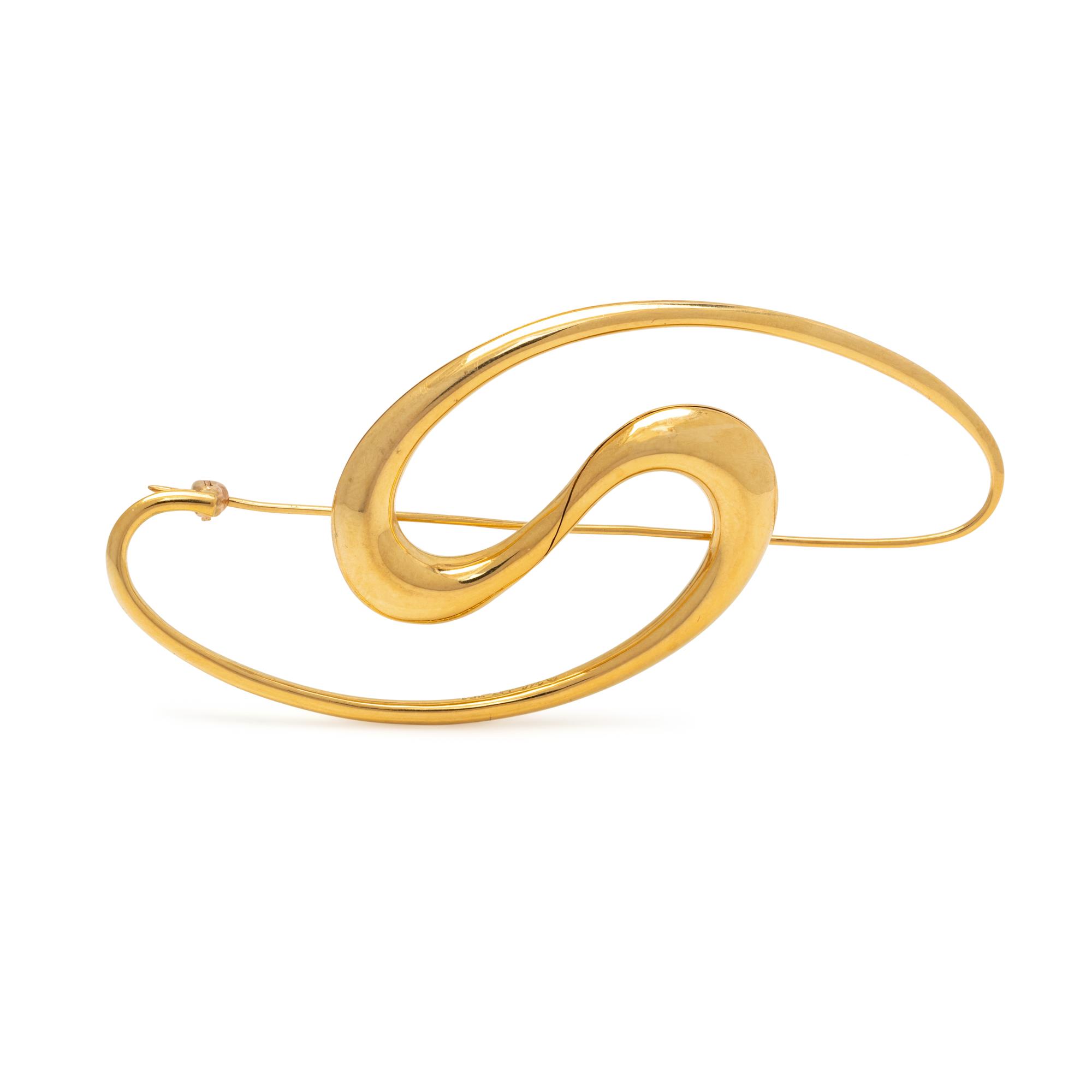 MICHAEL GOOD, YELLOW GOLD BROOCH