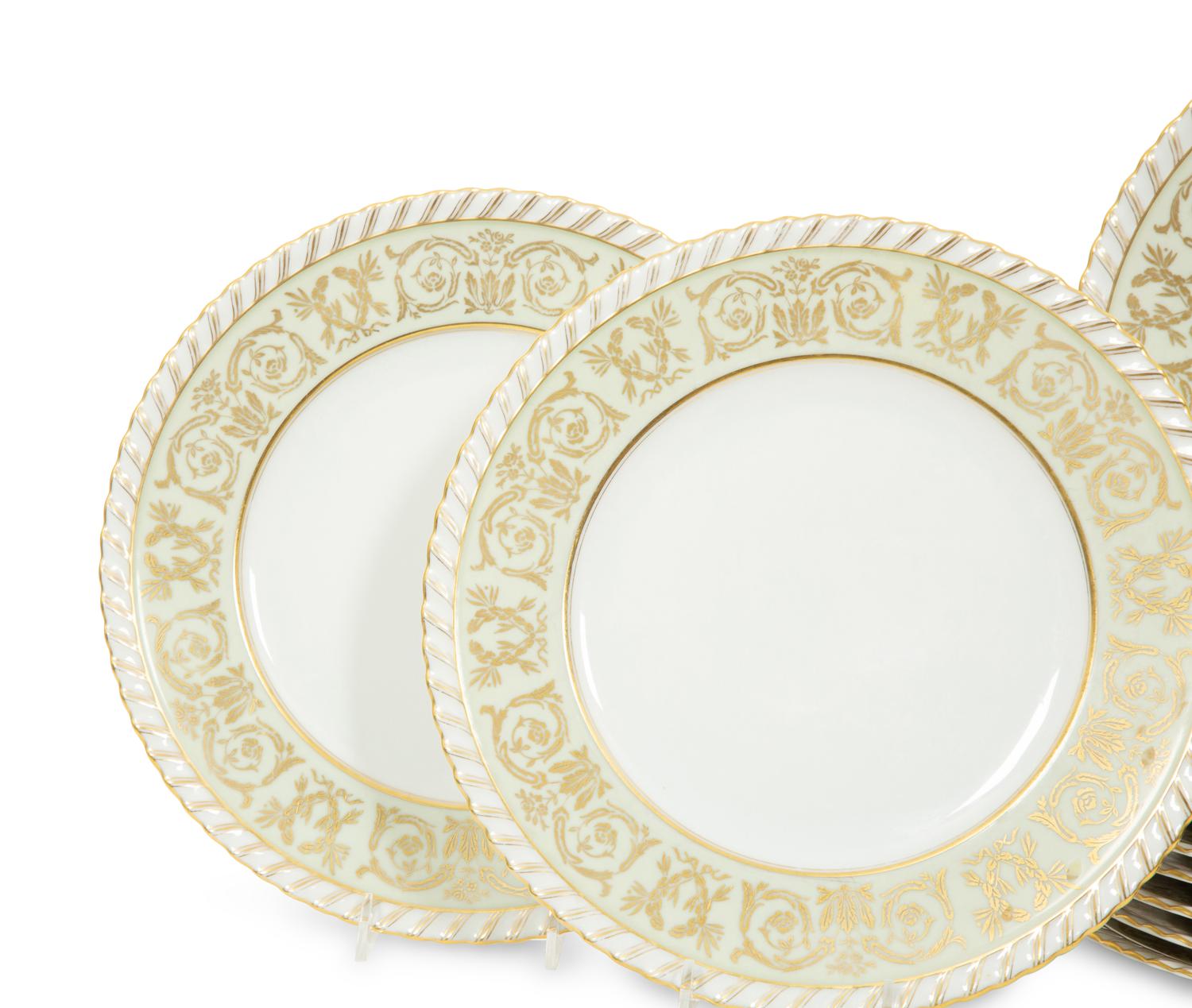 Twelve Krautheim Selb Bavaria Porcelain Dinner Plates