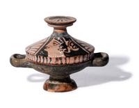 An Apulian Red-Figured Lekanis