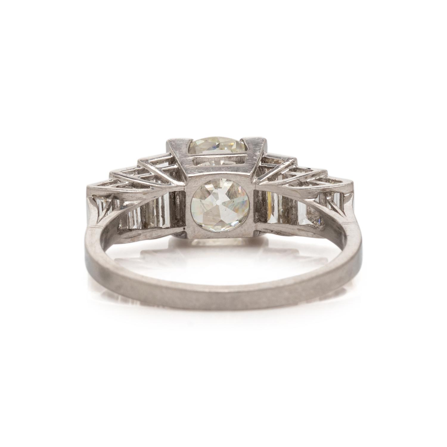 ANTIQUE, PLATINUM AND DIAMOND RING