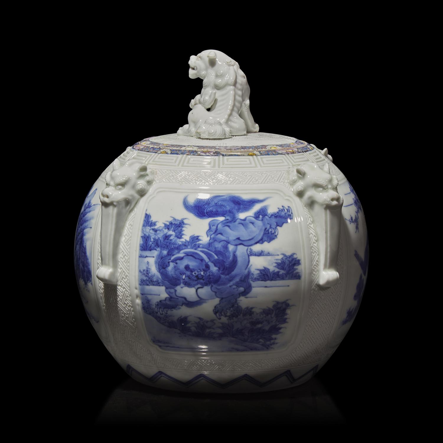 A Japanese Hirado Porcelain Globular Jar and Cover, Meiji Period 日本 明治時期 平戶燒山水瑞獸圖獅紐蓋罐