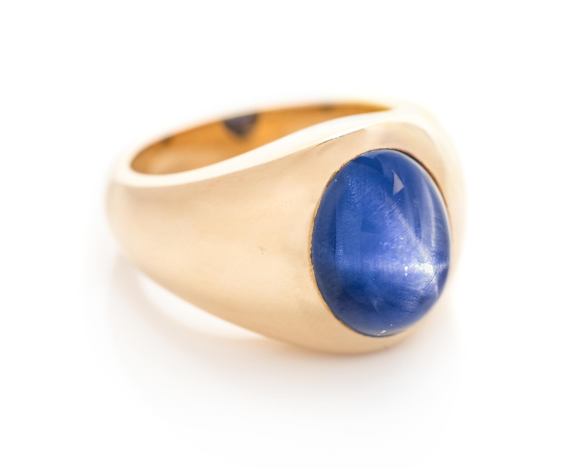 An 18 Karat Yellow Gold and Ceylon Star Sapphire Ring,
