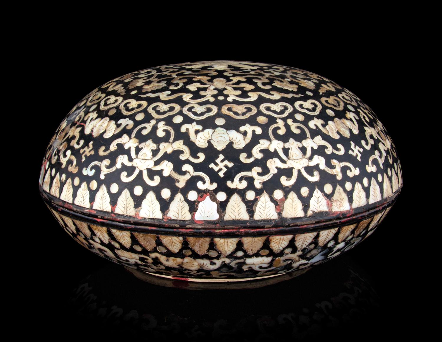 A Mother-of-Pearl Inlaid Black Lacquered Covered Box