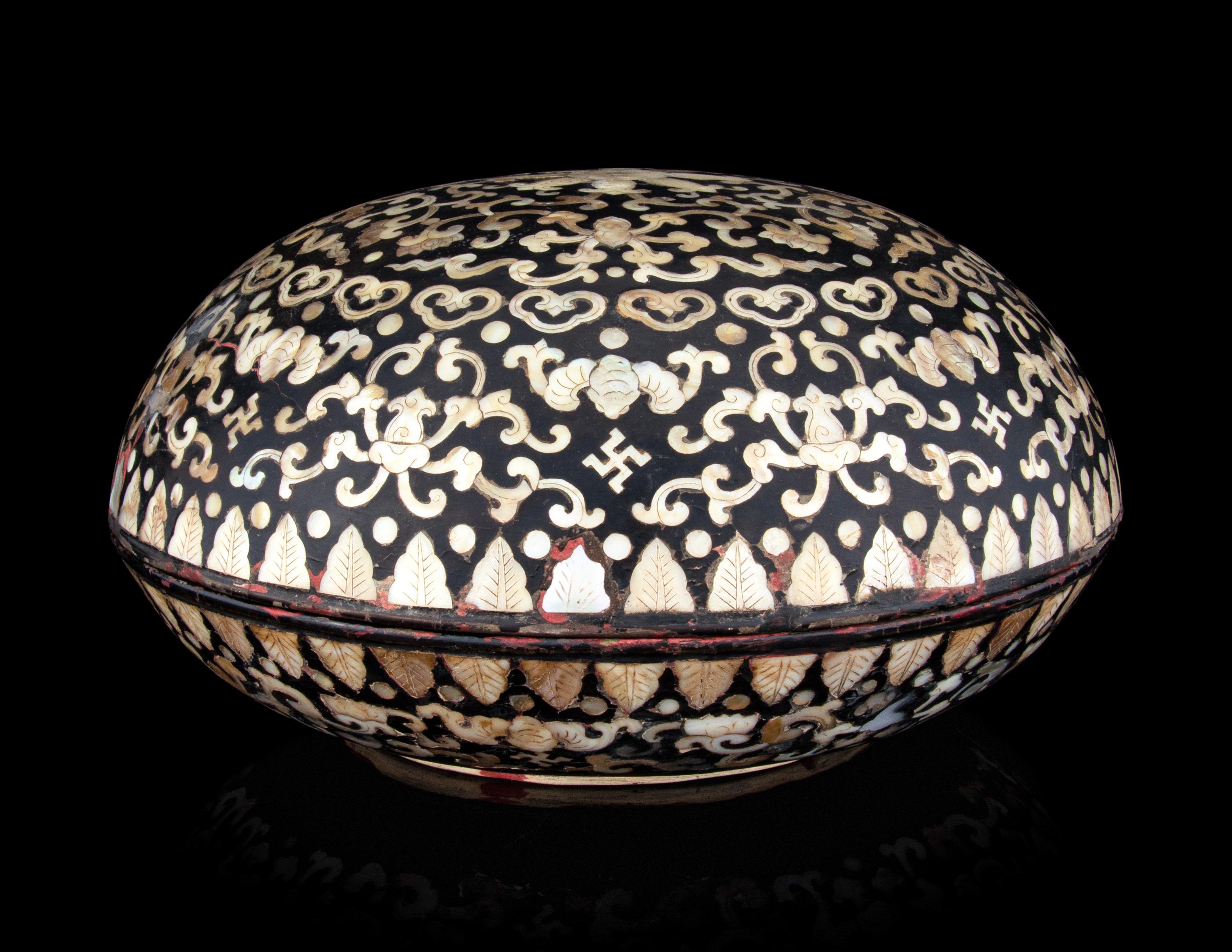 A Mother-of-Pearl Inlaid Black Lacquered Covered Box
