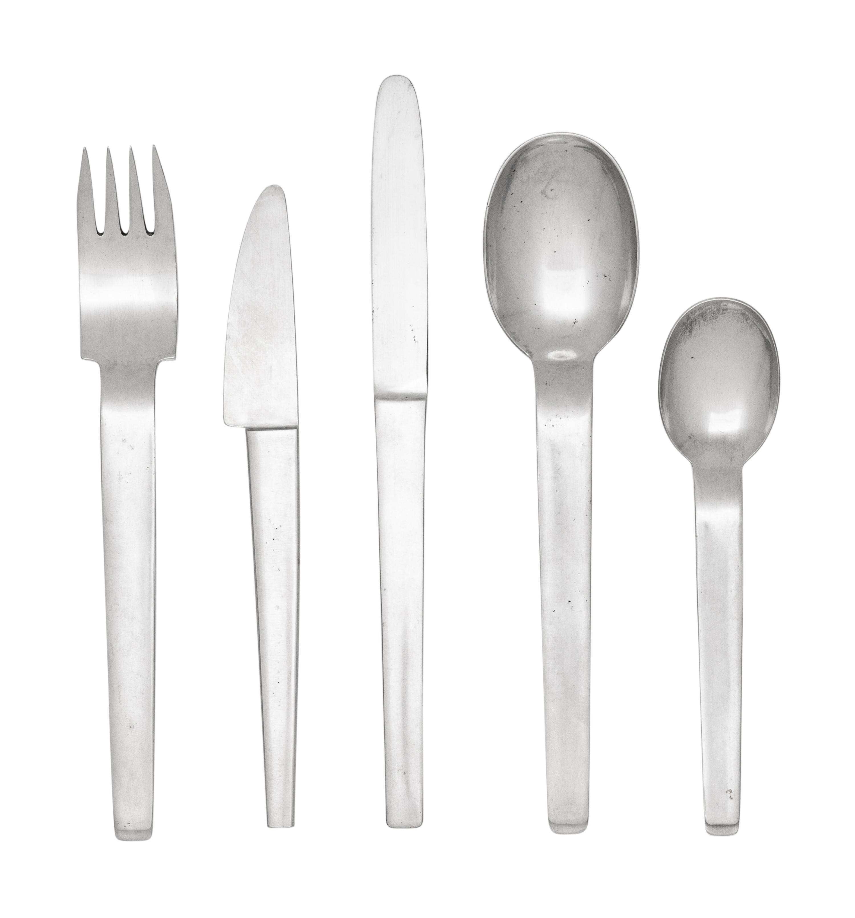 Marla Flatware Capri Cutlery co. 32 pieces