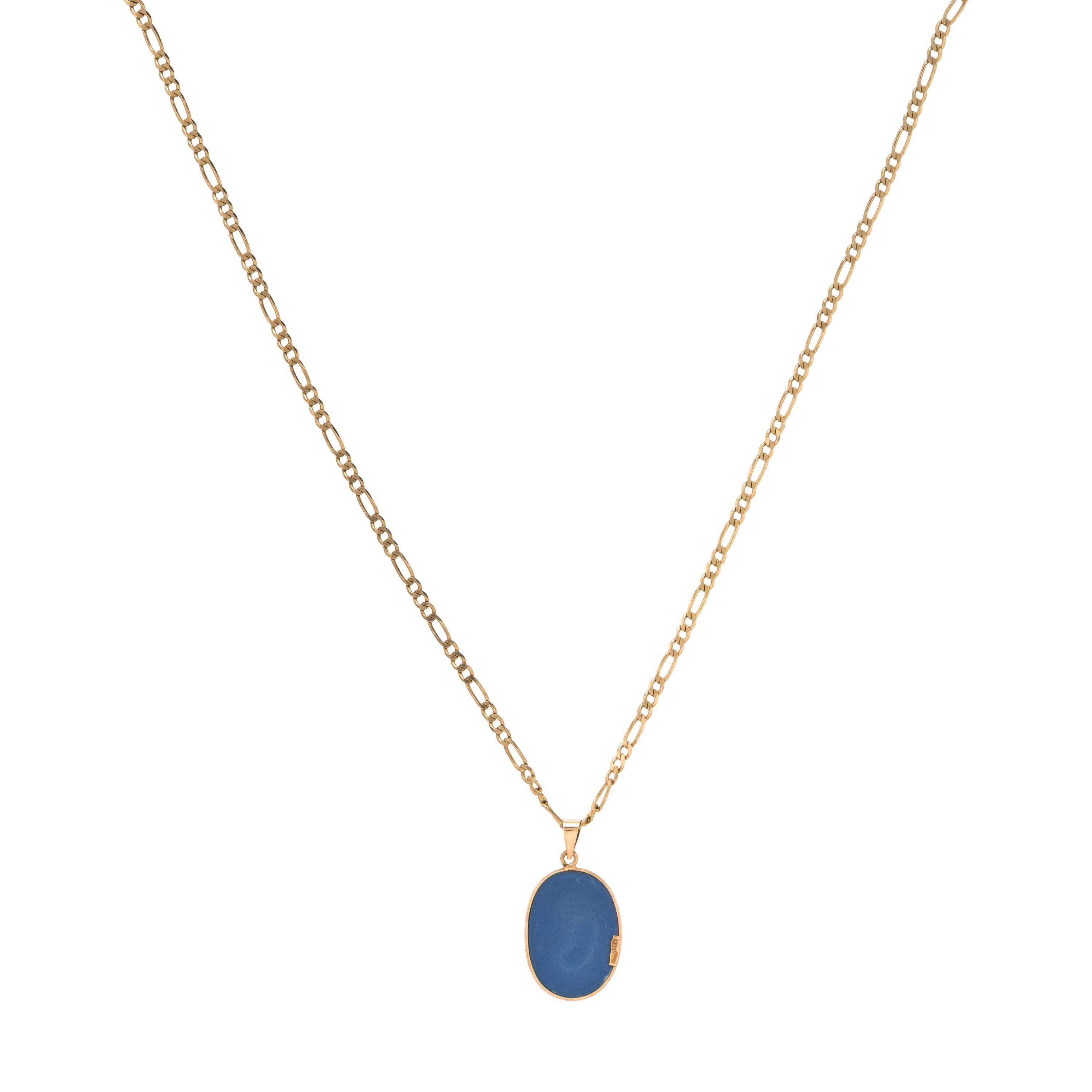 Yellow Gold and Cat Cameo Pendant Necklace