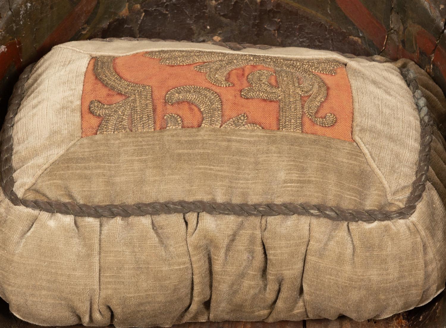 A Venetian Painted and Parcel Gilt Gondola Chair