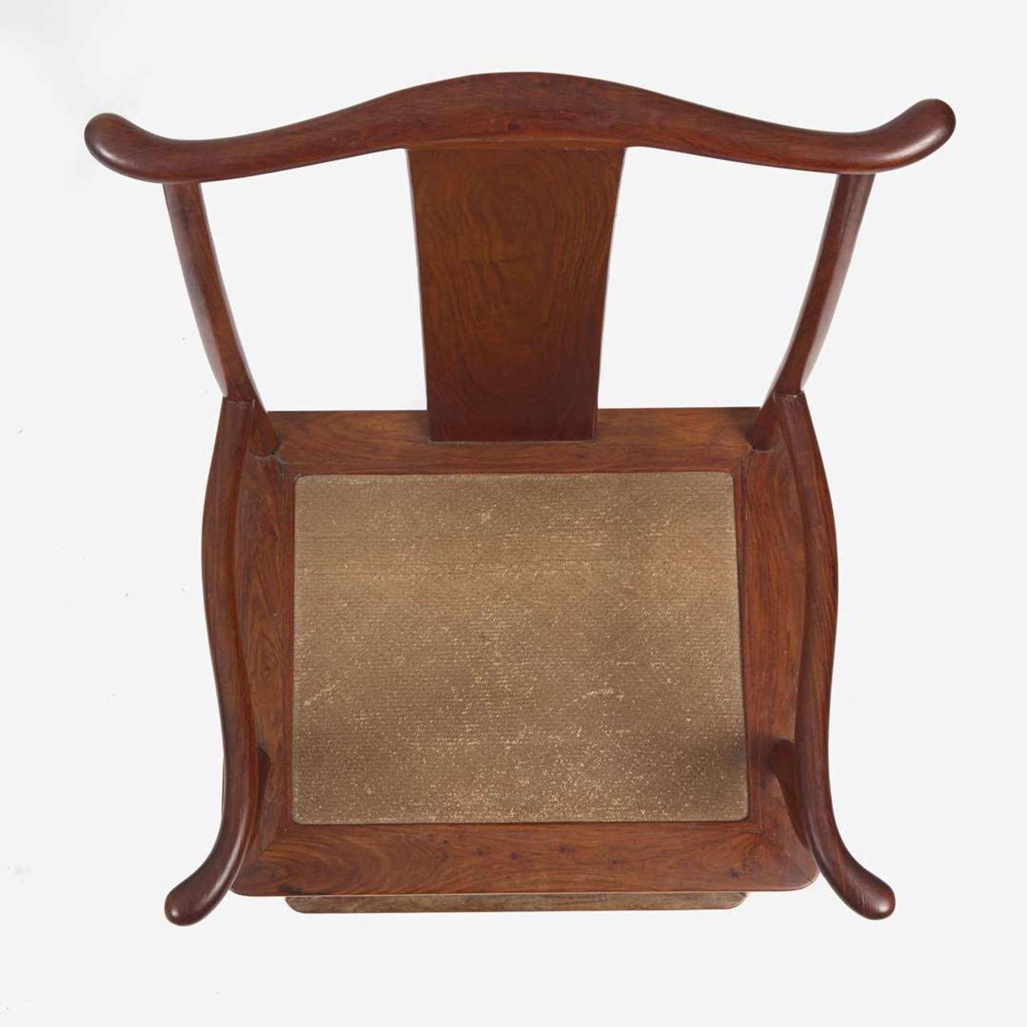 A pair of Chinese huanghuali armchairs, Sichutou Guanmaoyi 黄花梨四出頭官帽椅一對 Late Ming to Qing dynasty 晚明或清