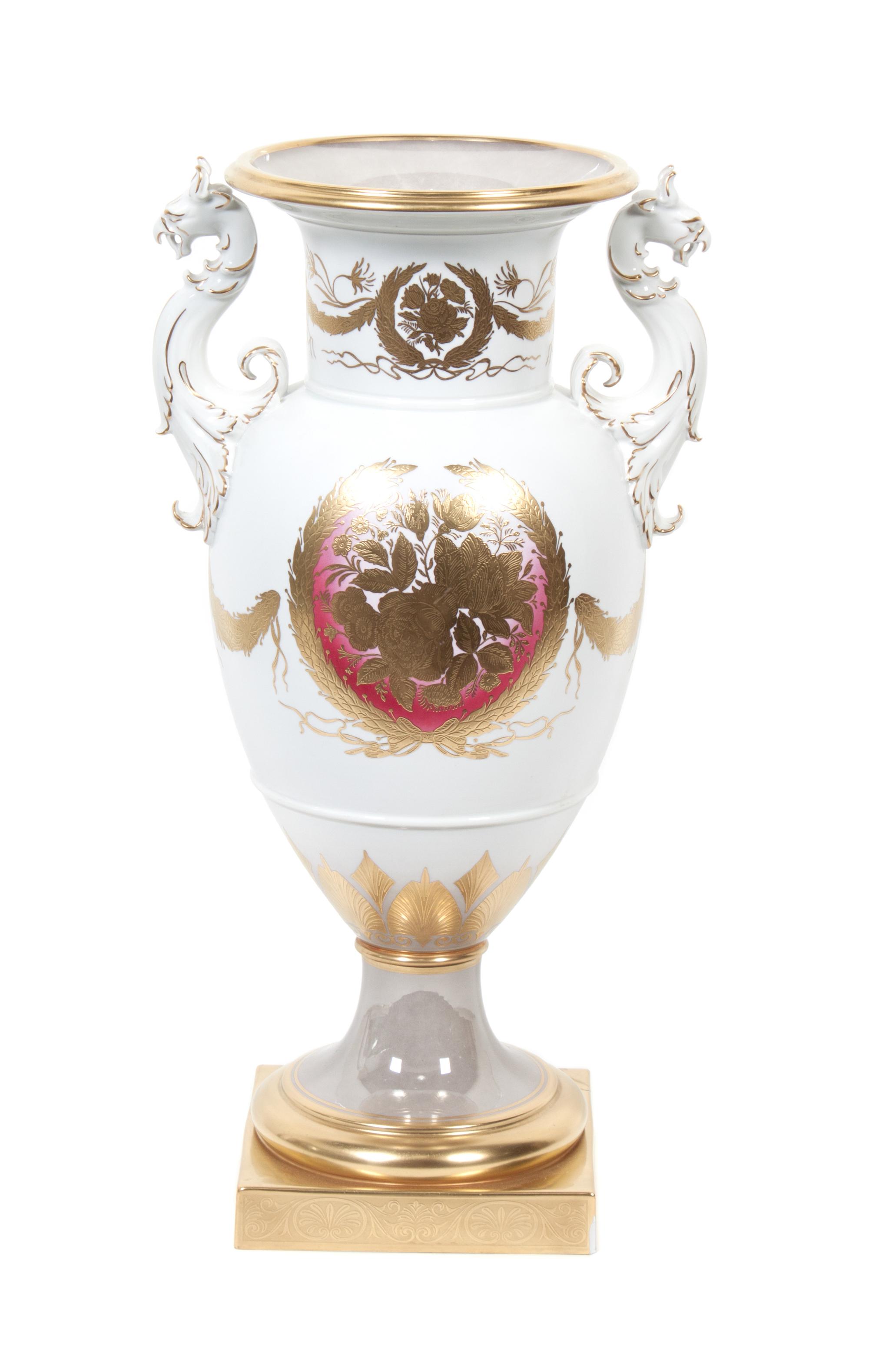 A Contemporary Italian Porcelain Vase, Dipino de Mano Height 19 3/4 inches. — SECOND HALF 20TH CENTURY
