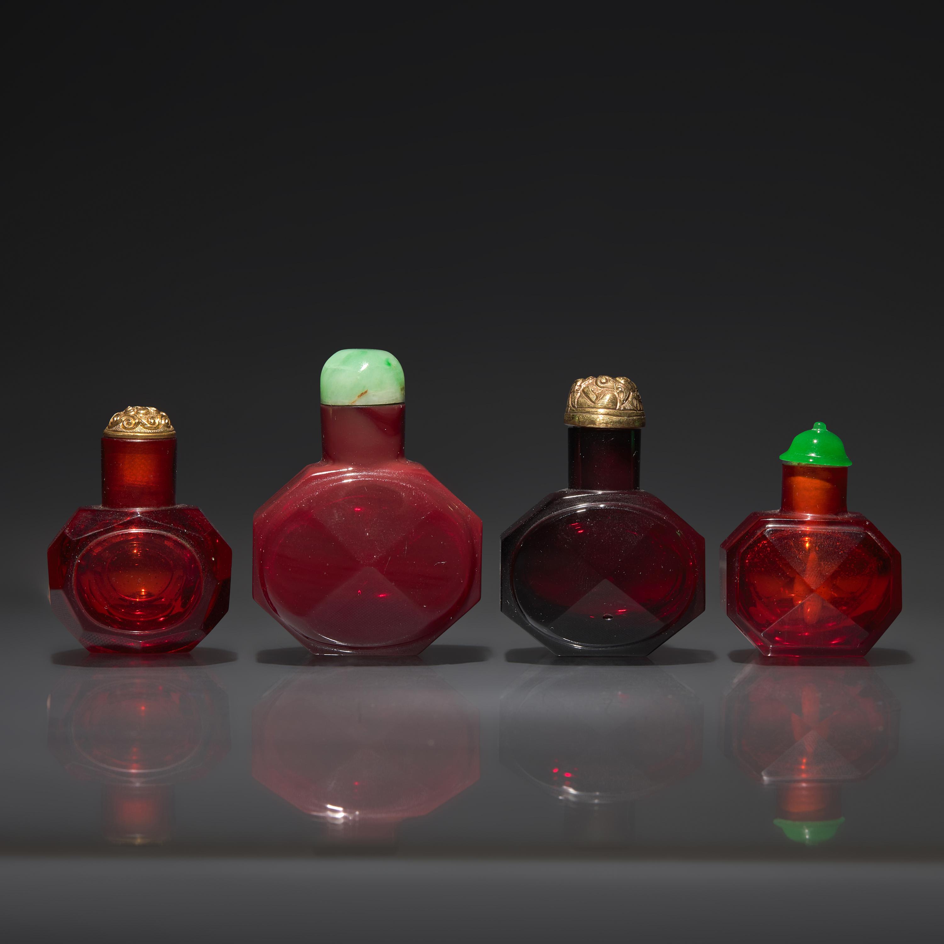 Four Chinese Facetted Ruby Glass Snuff Bottles, 18th Century or Later — 清中期及以後 寶石紅料八方磨棱鼻煙壺四支