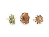 COLLECTION OF YELLOW GOLD RINGS