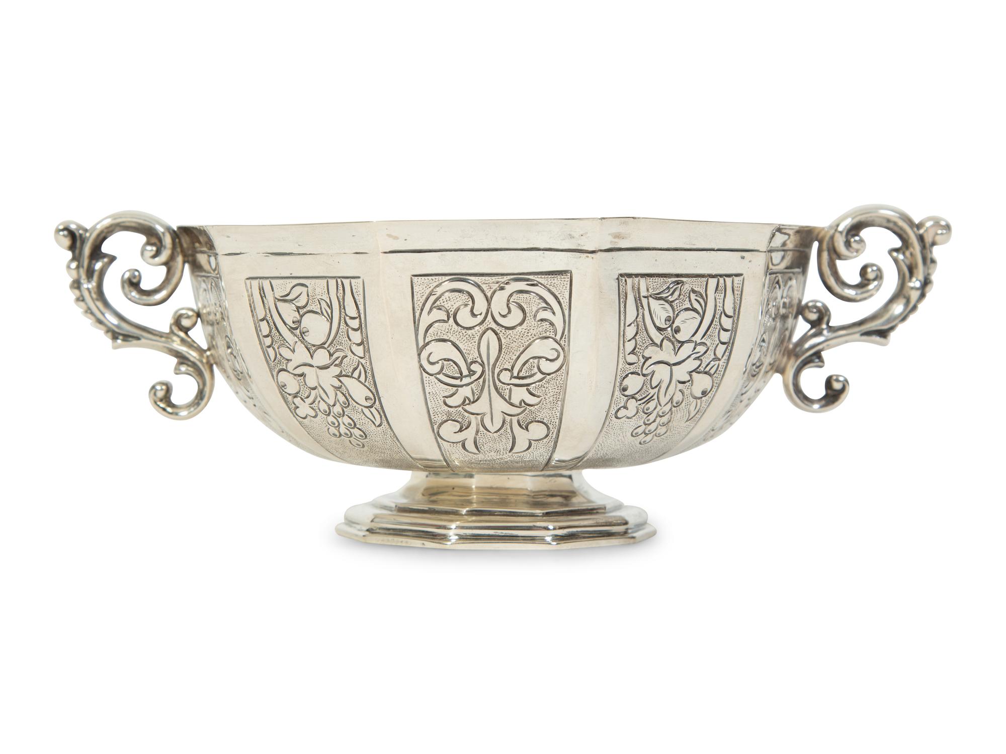 A Mexican .925 Silver Two-Handle Hand Hammered Bowl — MID-2OTH CENTURY