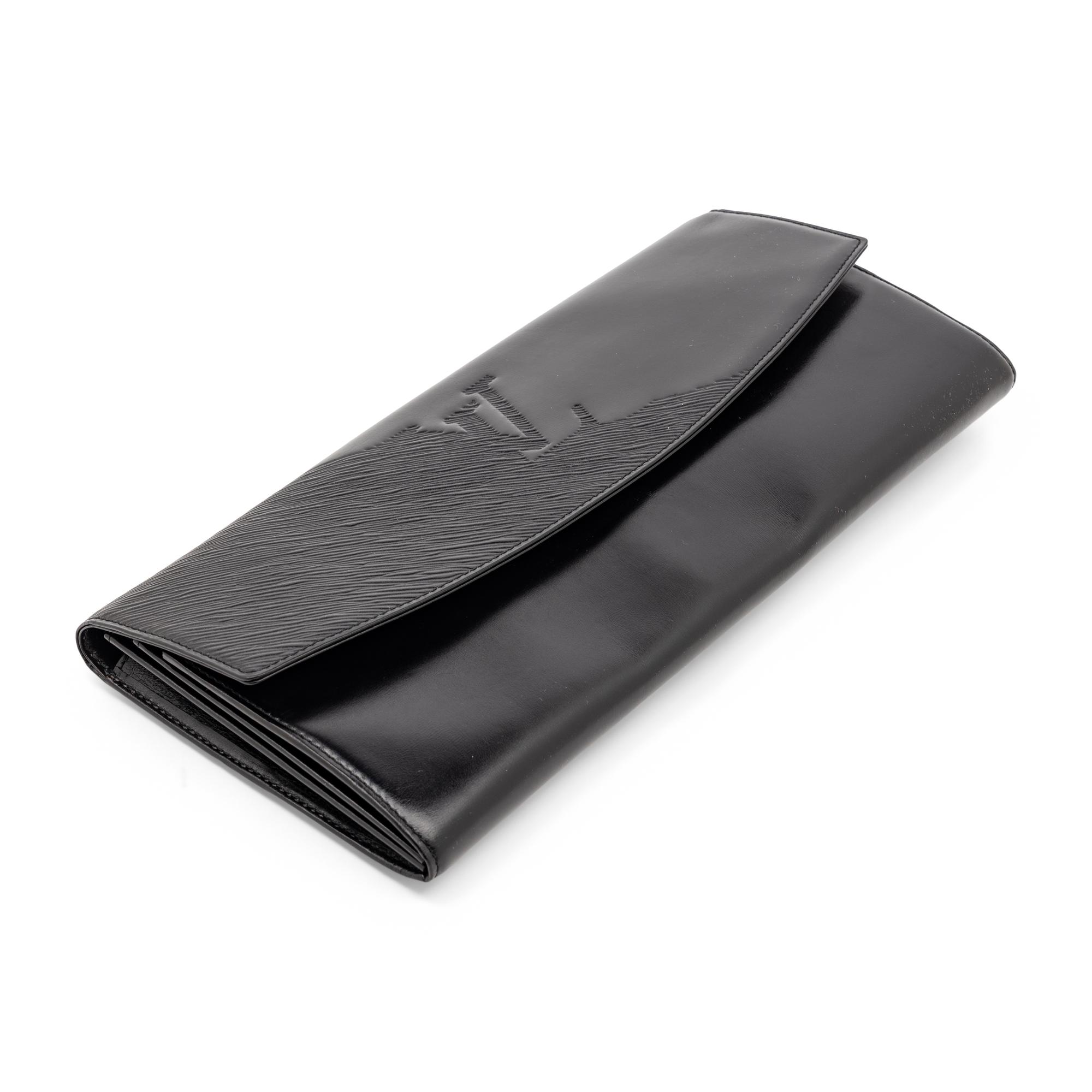 Louis Vuitton, Opera Egee Clutch in Black Epi