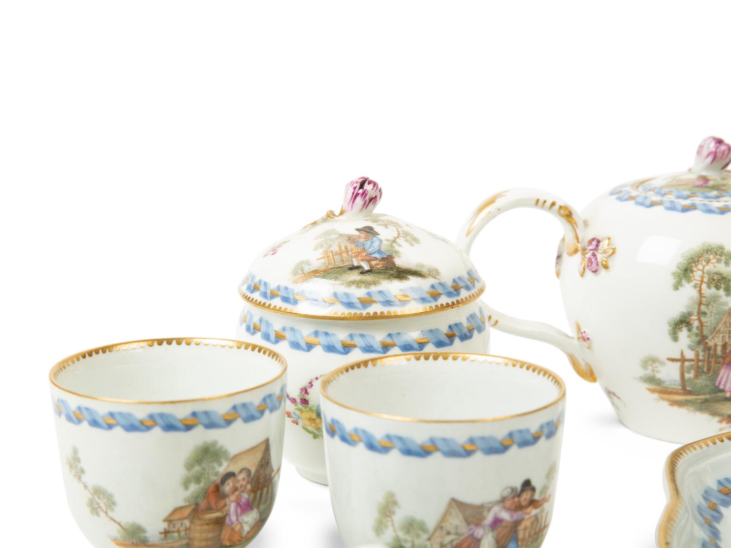 A Meissen Porcelain Tea Service — 19TH/20TH CENTURY