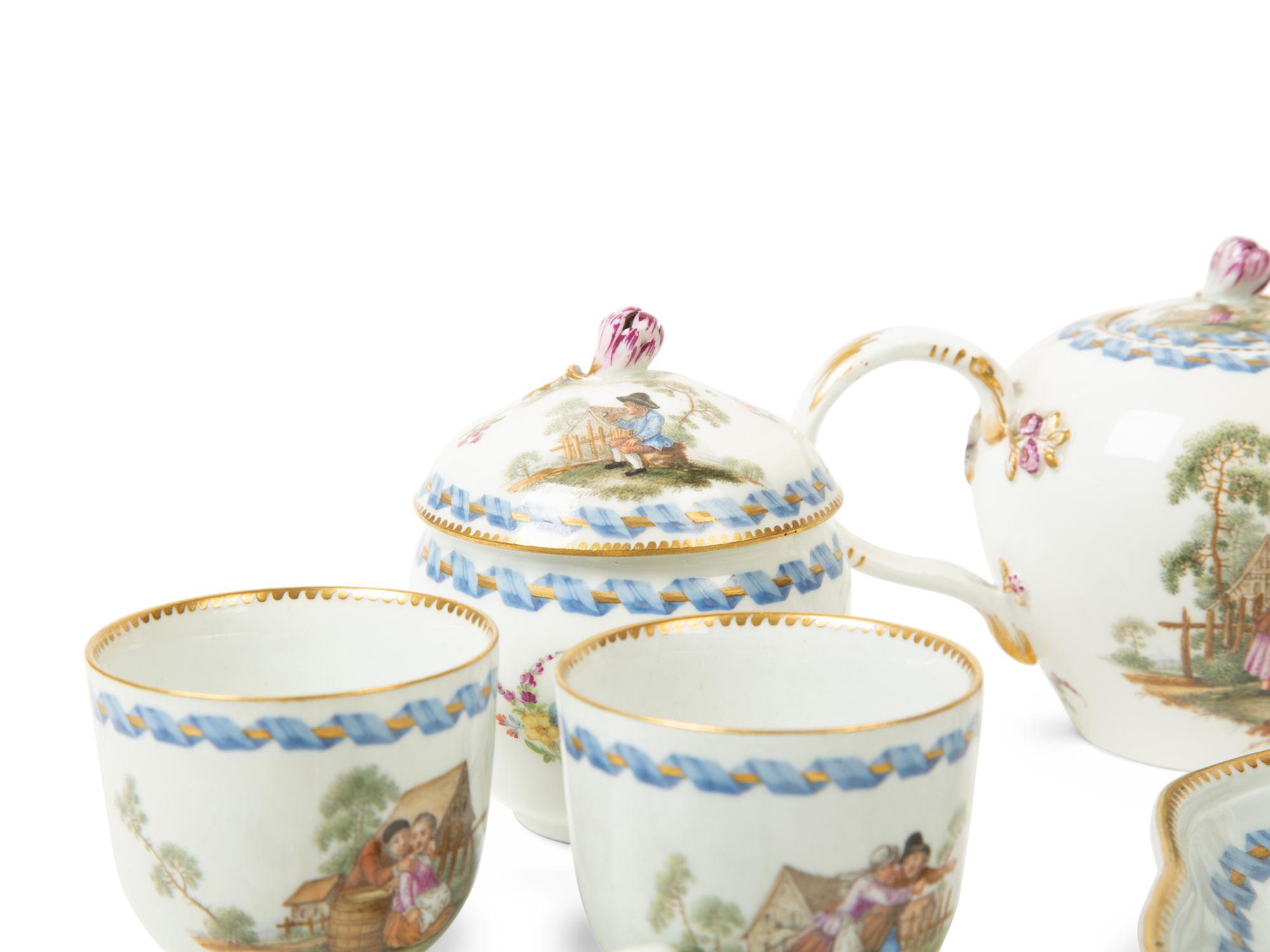 A Meissen Porcelain Tea Service — 19TH/20TH CENTURY