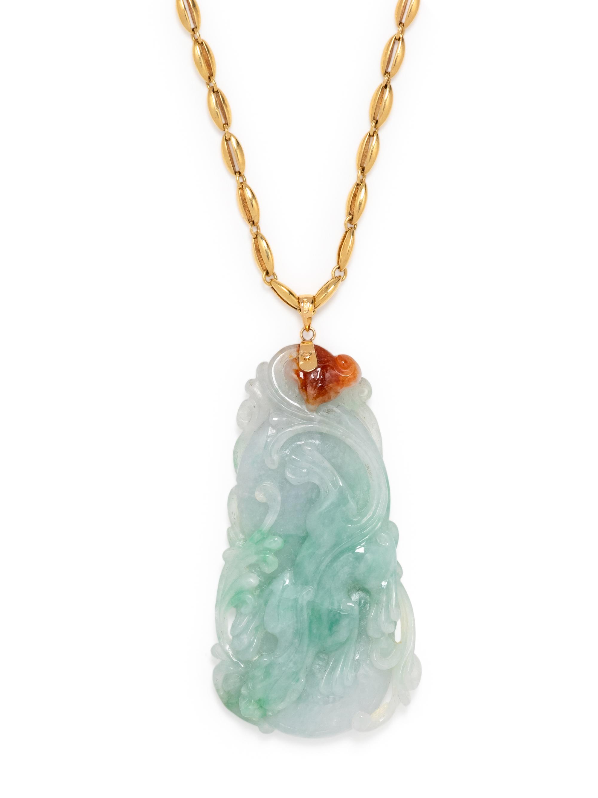 YELLOW GOLD AND JADE PENDANT/NECKLACE