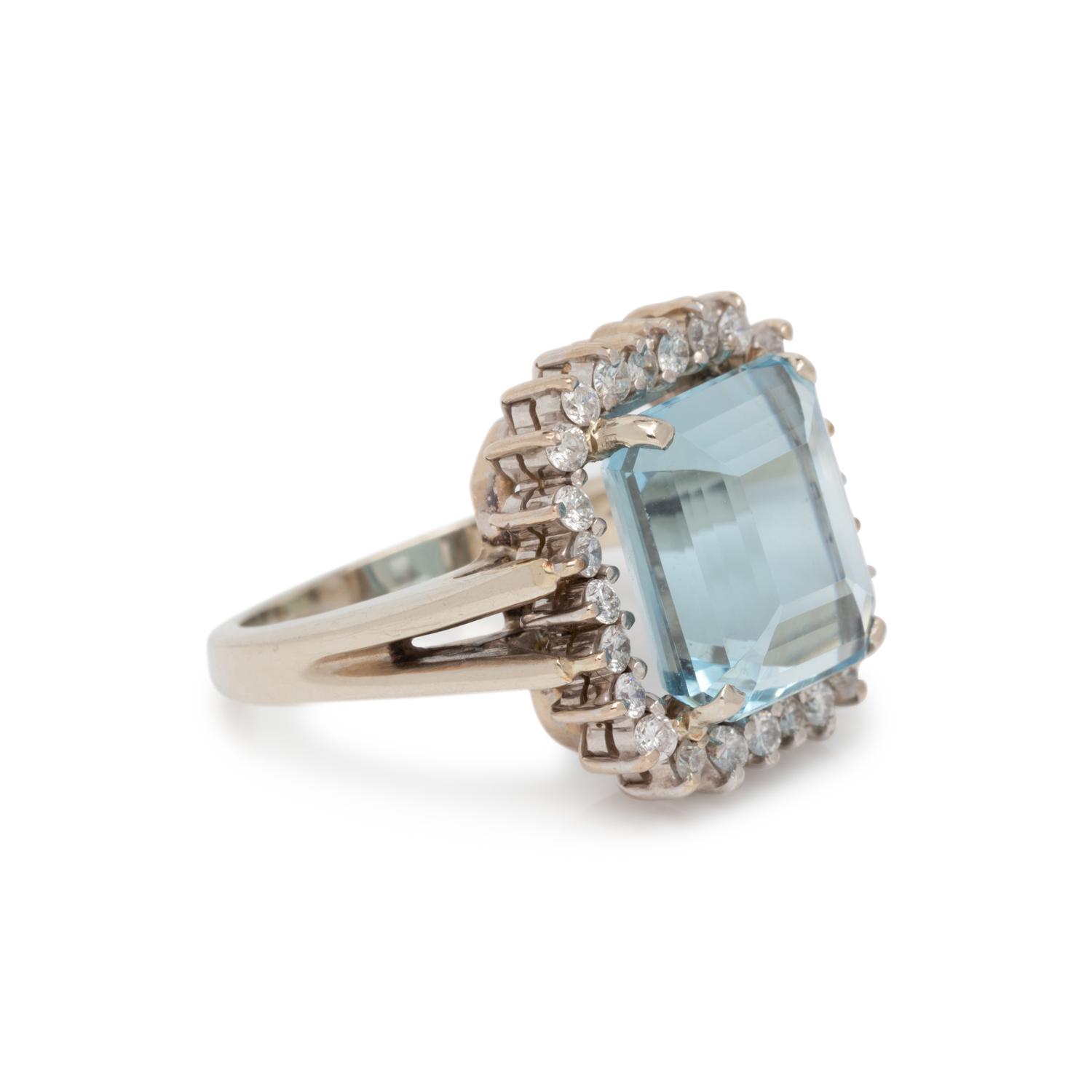 AQUAMARINE AND DIAMOND RING