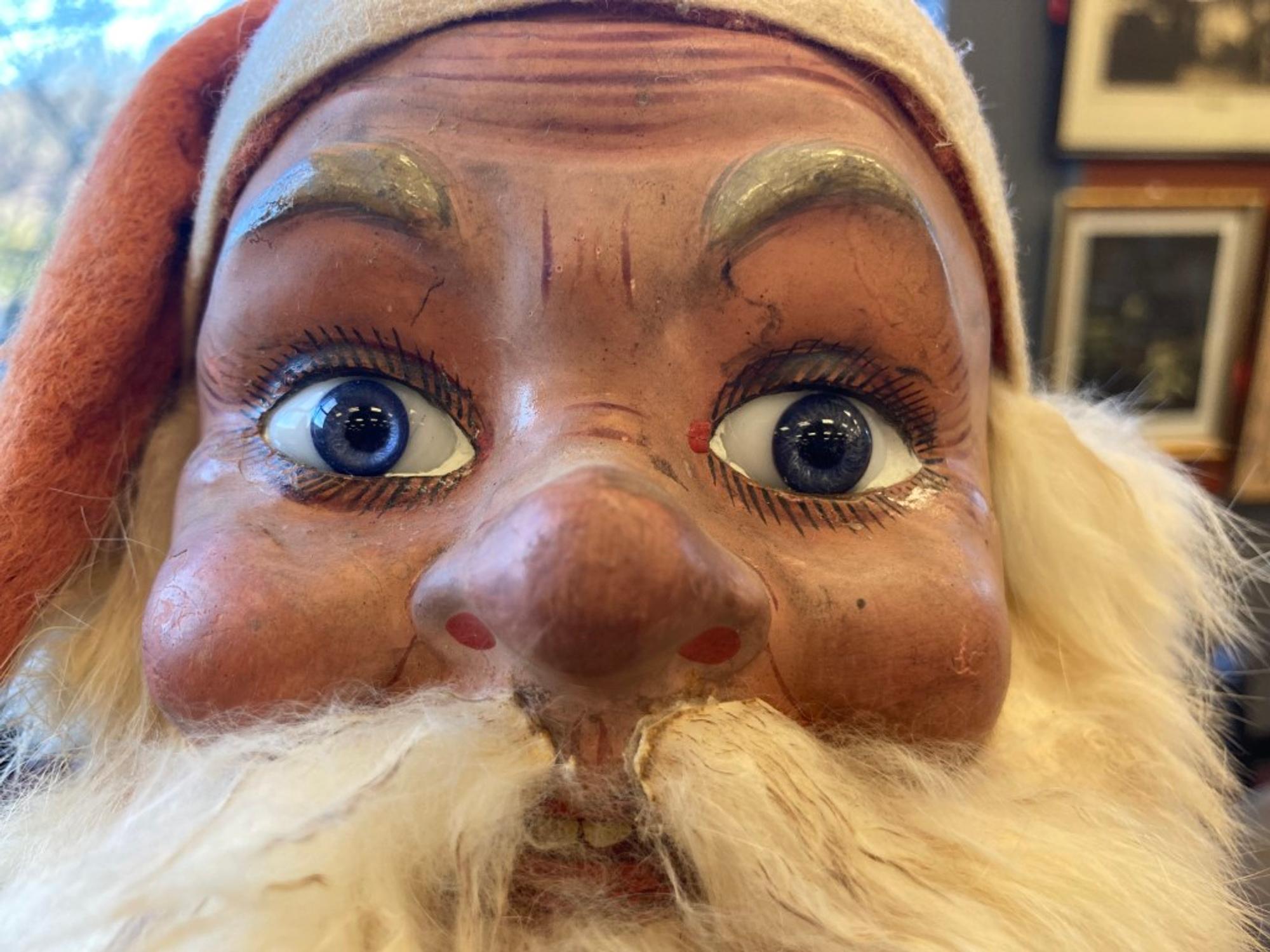 A Wind-Up Santa Claus Nodder