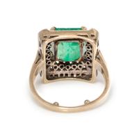EMERALD AND DIAMOND RING