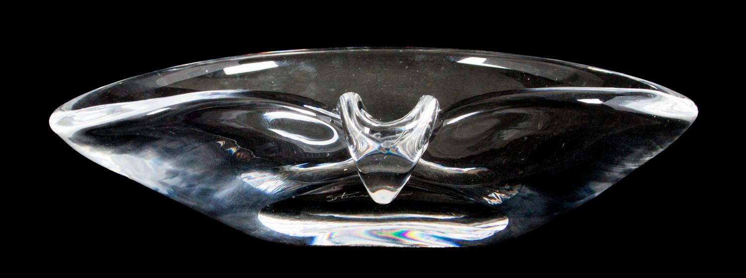 A Steuben Glass Ash Receiver Width 7 inches.