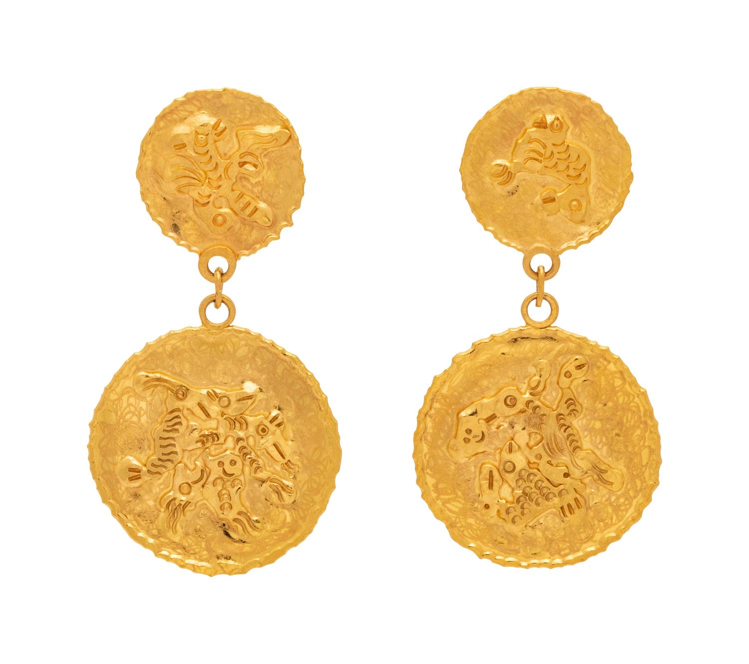 Jean Mahie, Gold Earclips