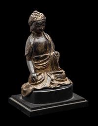 A Chinese Parcel-Gilt Bronze Figure of Buddha Shakyamuni, Ming Dynasty or Earlier 明或更早 銅局部鎏金坐佛