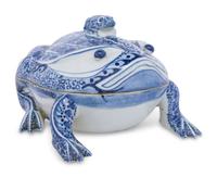 A Chinese Export Blue and White Porcelain Frog-Form Soup Tureen and Cover