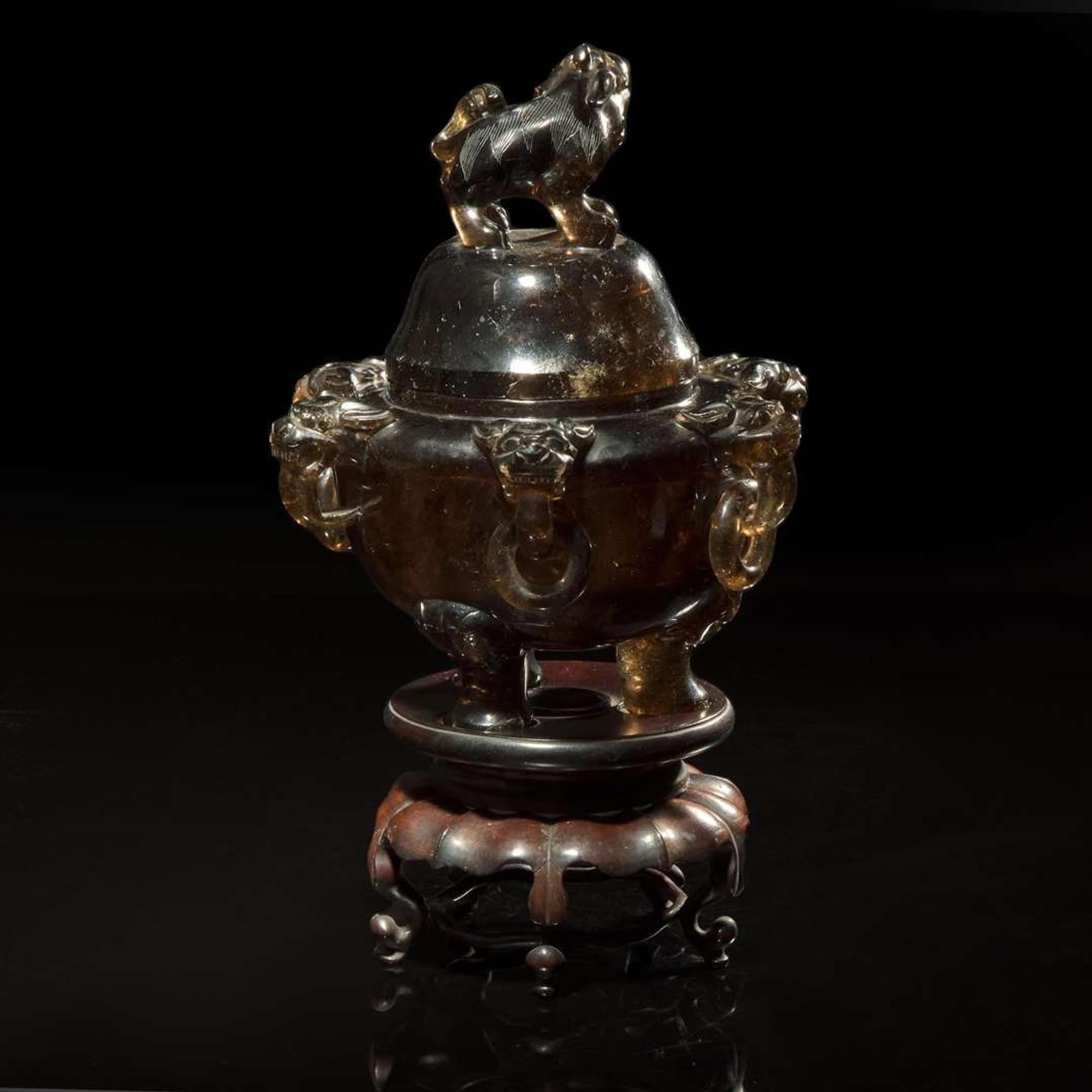 A Chinese smokey quartz censer and cover 烟晶石带盖香炉