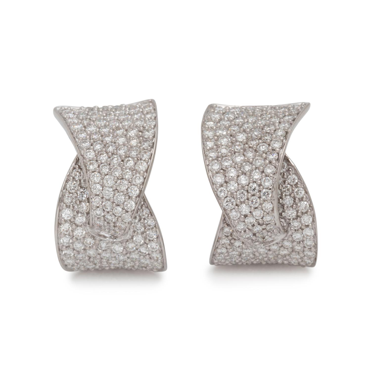 WHITE GOLD AND DIAMOND EARCLIPS
