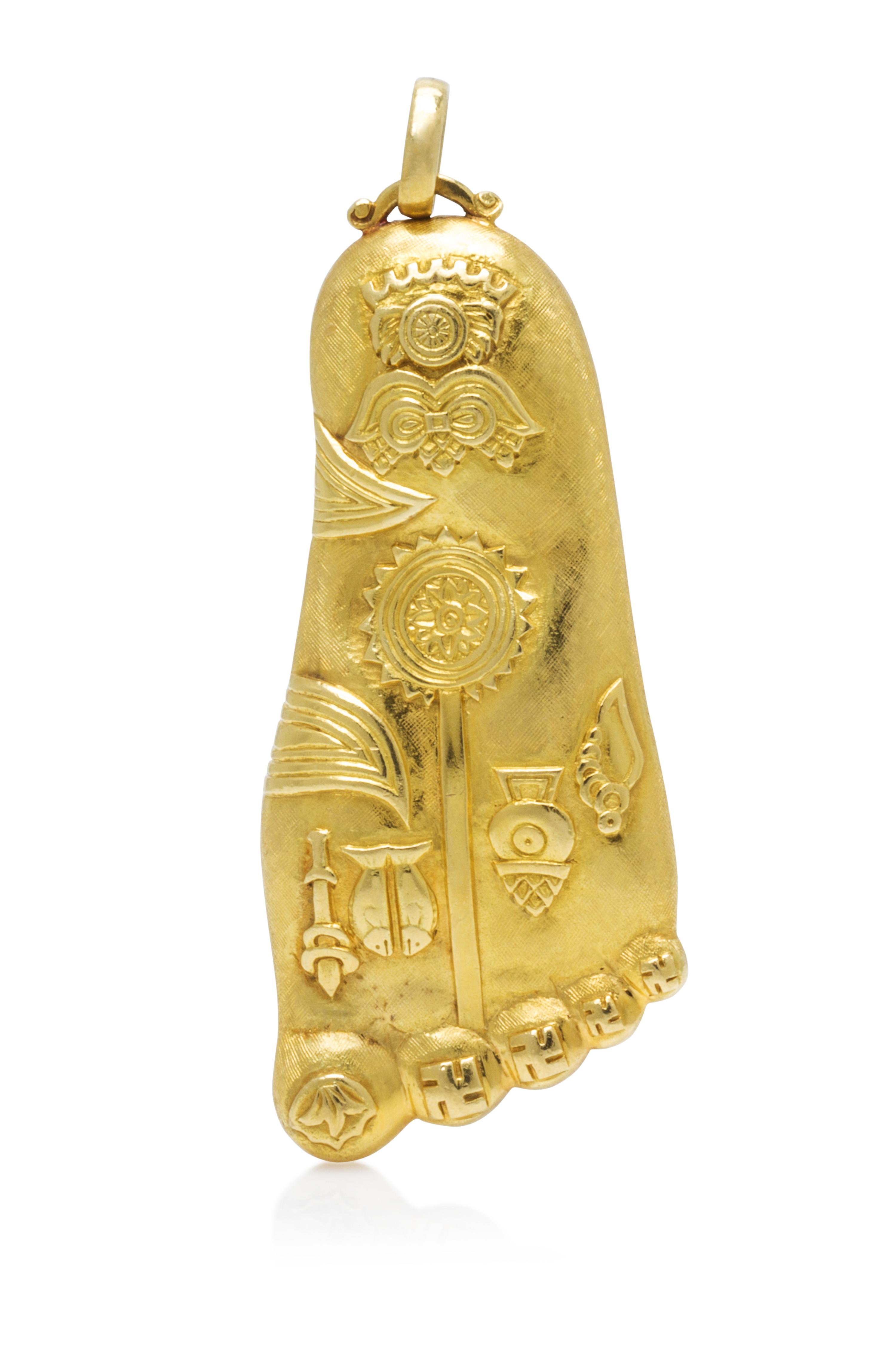 A Yellow Gold Buddha's Footprint Pendant, 38.65 dwts.