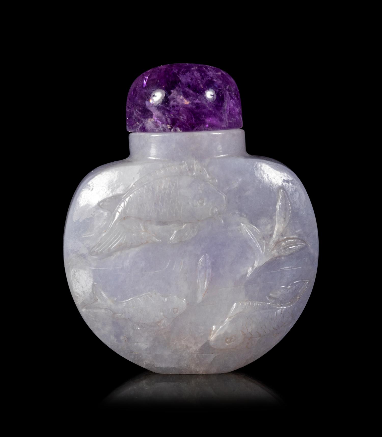A Lavender Jadeite Snuff Bottle