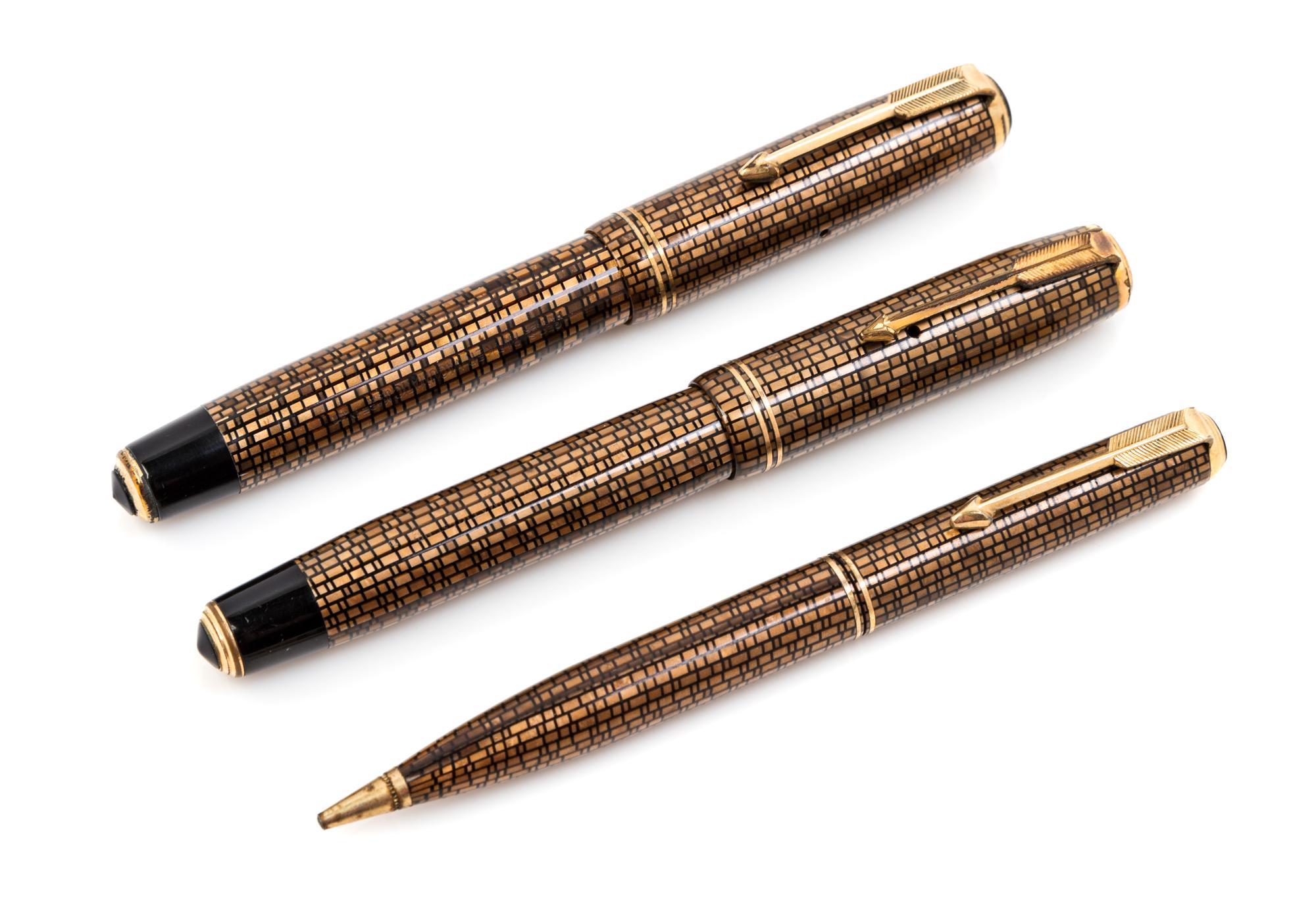 A Pair of Parker Vacumatic Fountain Pens Length 4 7/8 inches.