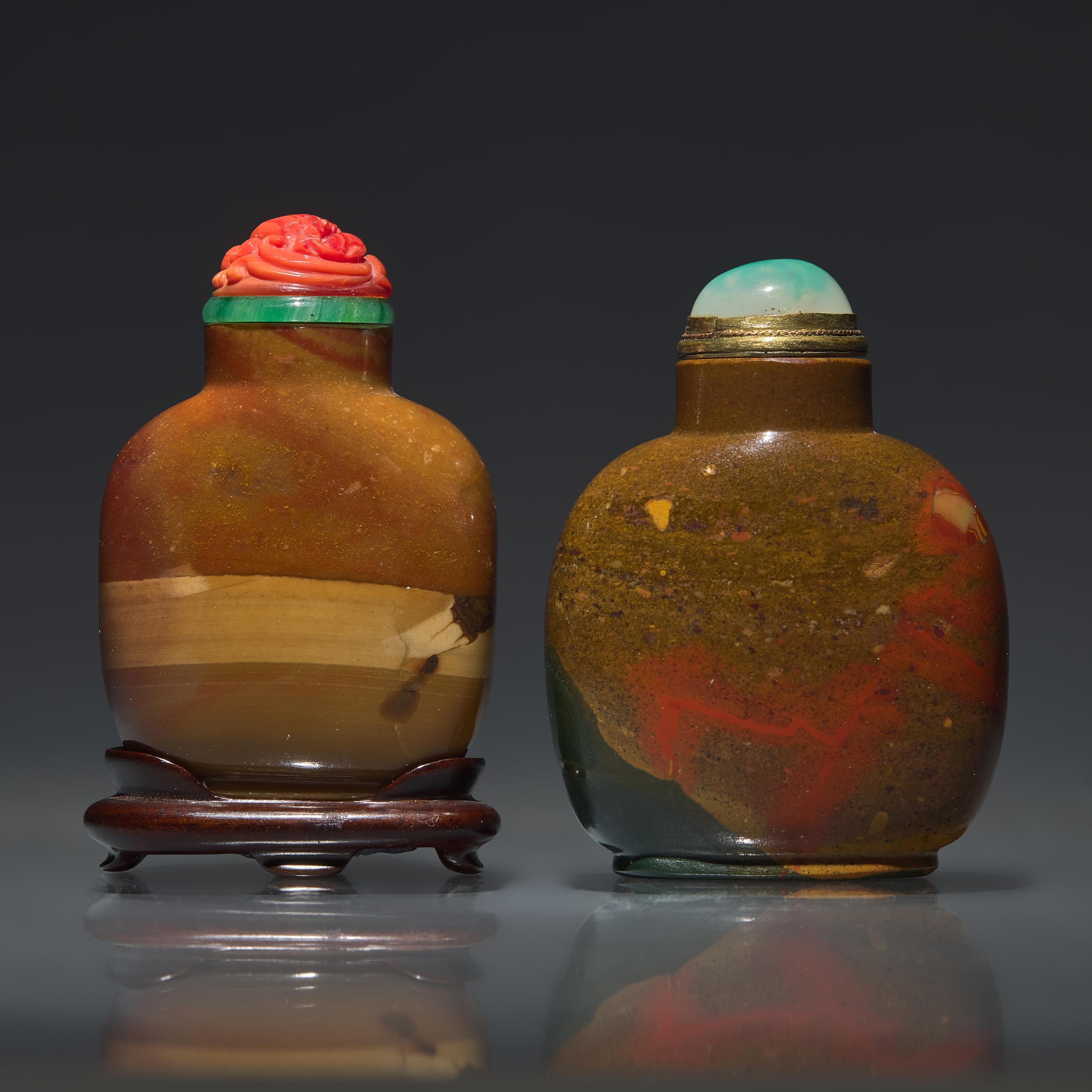 Two Chinese Jasper Snuff Bottles, Qing Dynasty, 18th-19th Century — 清中期 羊肝瑪瑙素面鼻煙壺兩支