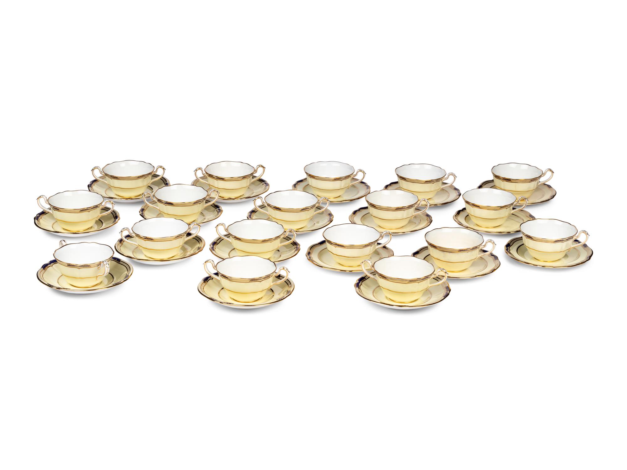 A Spode Sutherland Porcelain Dinner Service