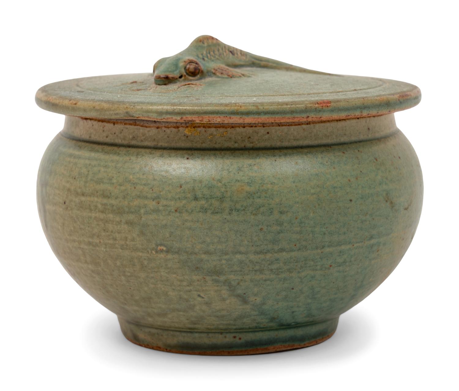 A Celadon Glazed Pottery Covered Jar