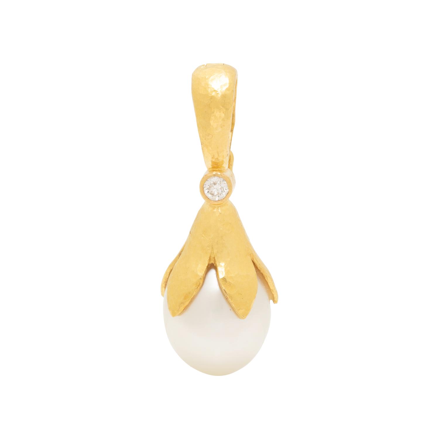 ELIZABETH LOCKE, YELLOW GOLD, DIAMOND AND CULTURED PEARL PENDANT