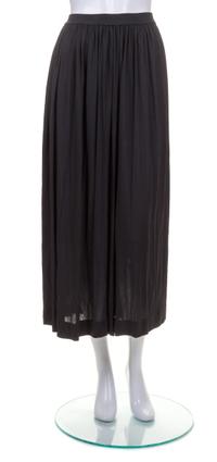 An Yves Saint Laurent Black Skirt, Size 38.
