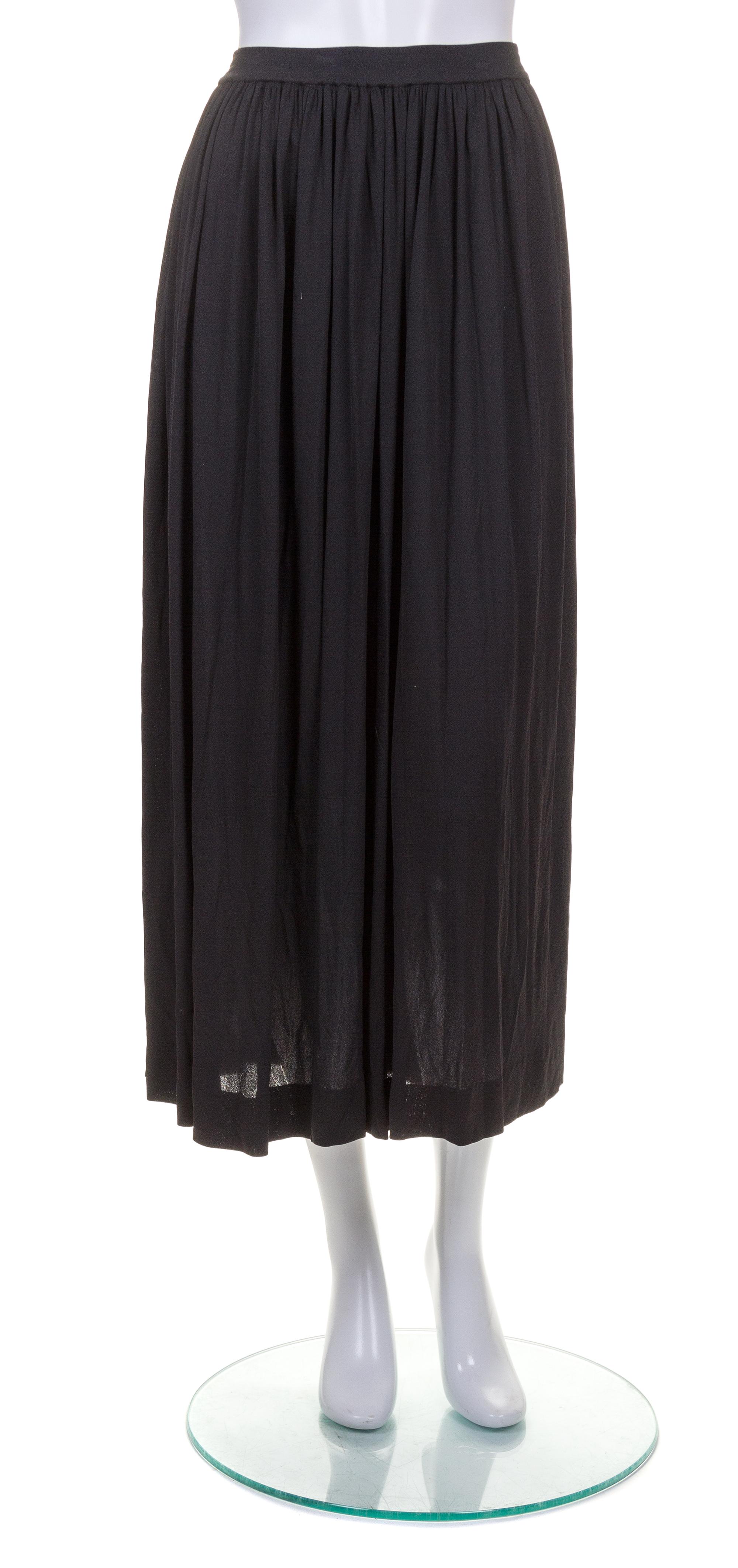 An Yves Saint Laurent Black Skirt, Size 38.