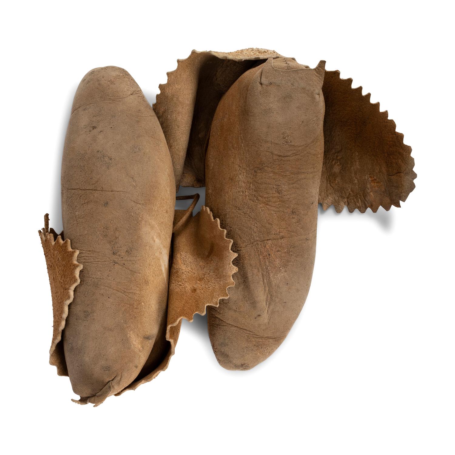 Cree Hide Soft-Soled Moccasins