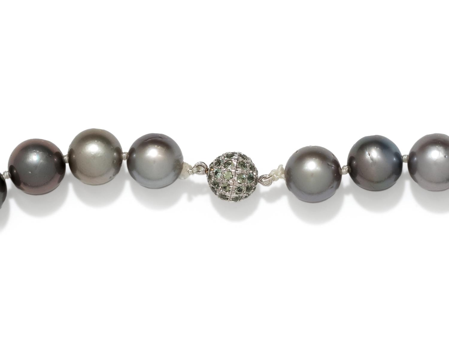 CULTURED TAHITIAN PEARL NECKLACE