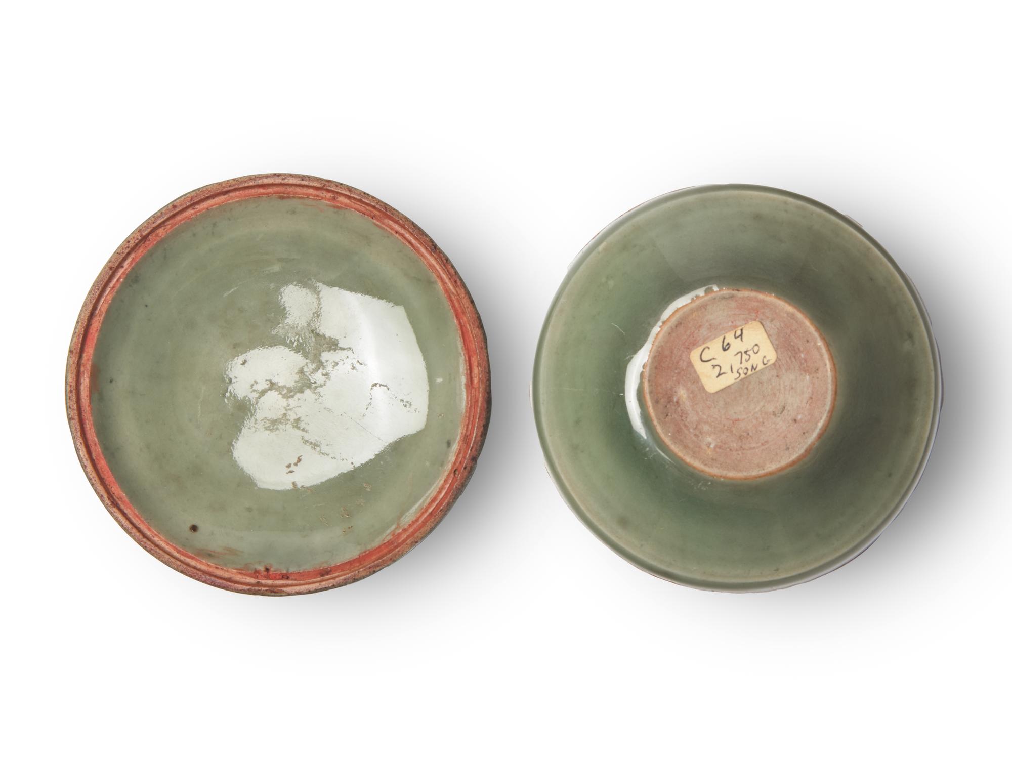 A Chinese Yaozhou Style Celadon Cosmetic Box