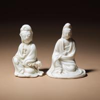 Two Small Chinese Blanc-de-Chine Porcelain Seated Figures of Guanyin, Qing Dynasty and Later — 清及以後 德化白瓷觀音小像兩尊